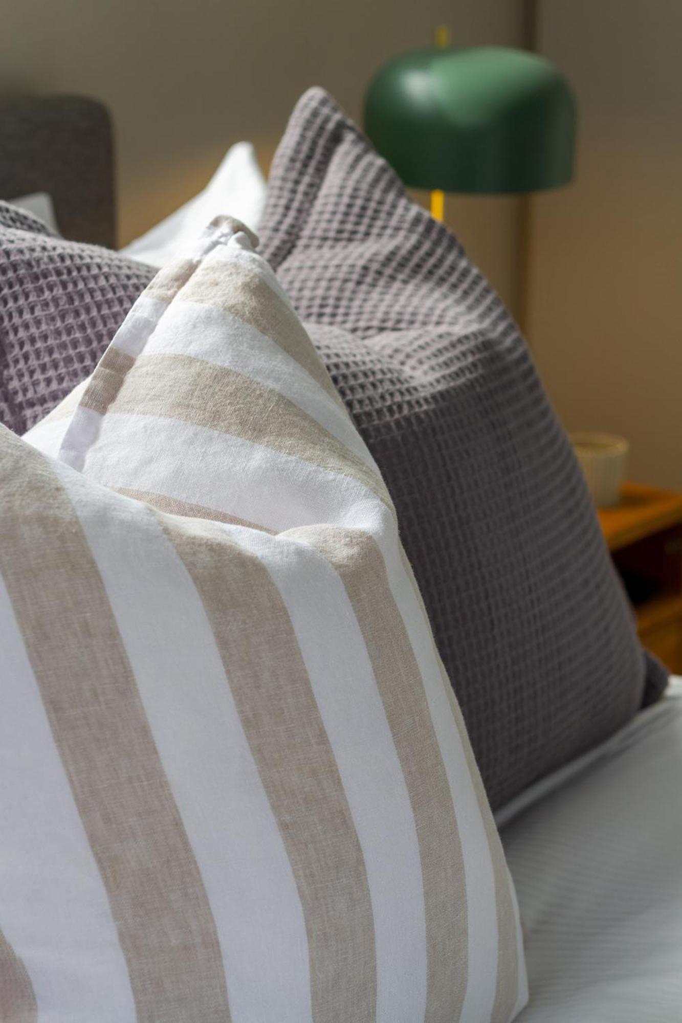 Latimer Square Luxe: 1Br W/ Sofa Bed Christchurch Kültér fotó